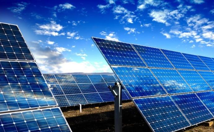  Solar-powered lighting by Crystal Flash – eco-friendly and efficient إضاءة بالطاقة الشمسية من وميض الكريستال – صديقة للبيئة وفعالة