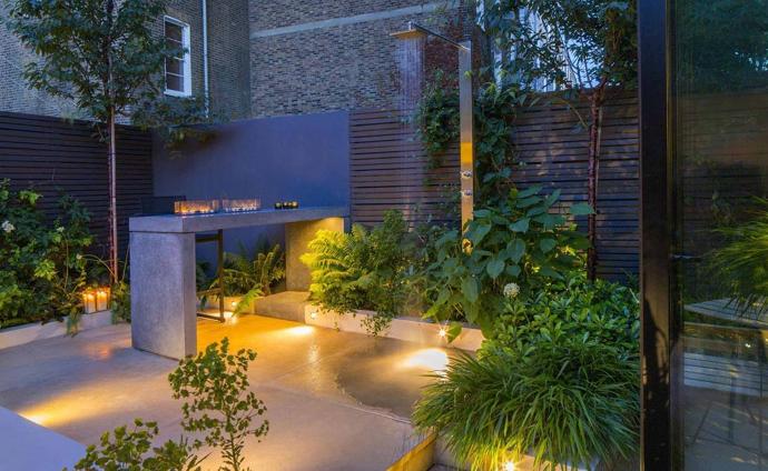 Outdoor lighting by Crystal Flash – weather-resistant and durable إضاءة خارجية من وميض الكريستال – مقاومة للعوامل الجوية